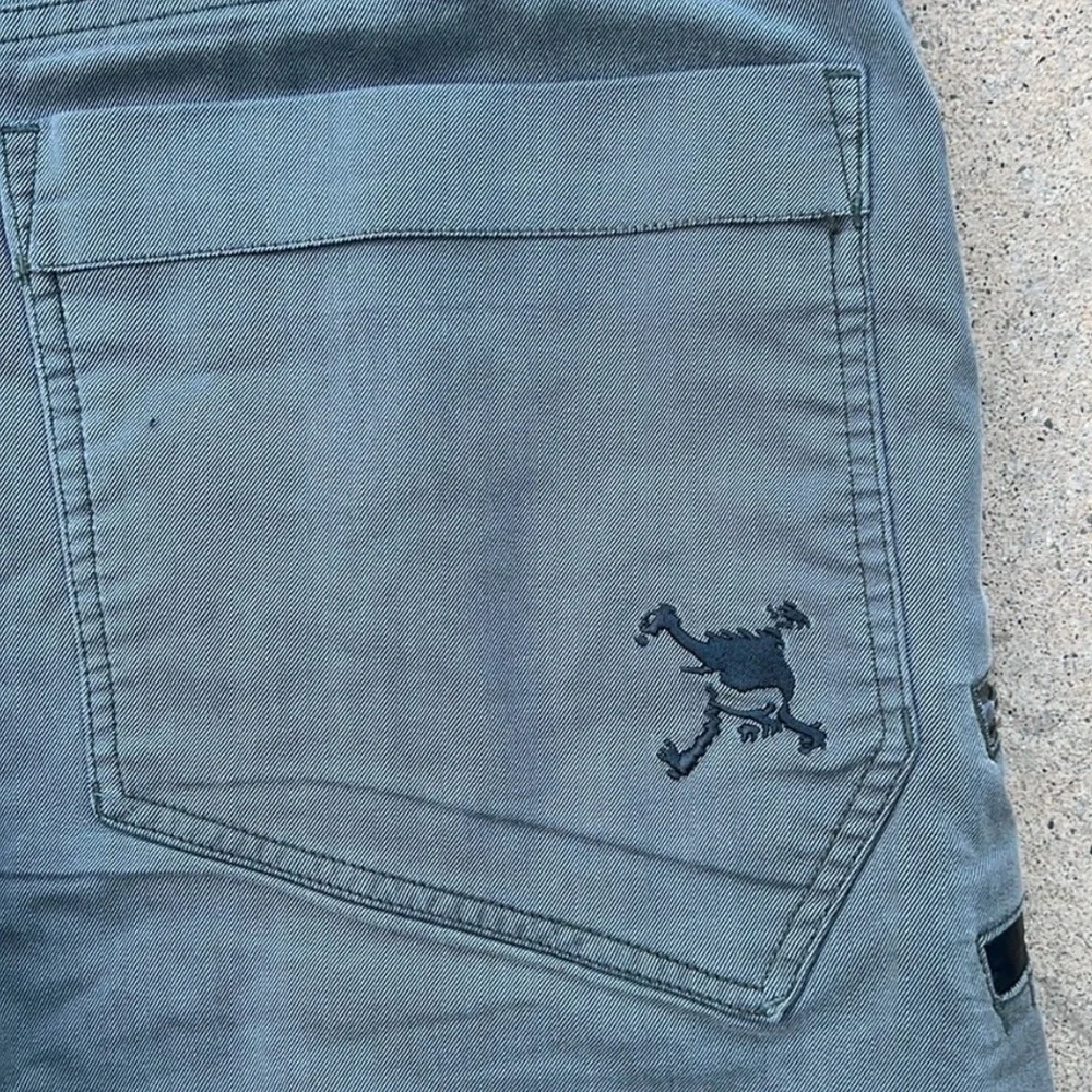 Oakley Men's Green Cargo Shorts Size 36